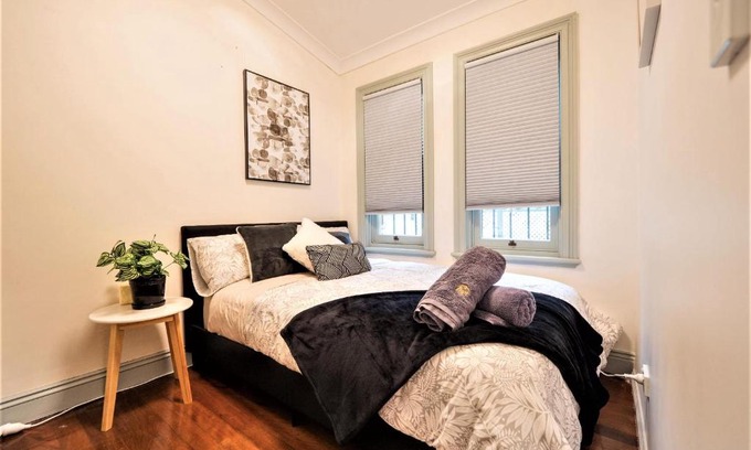 Strathfield House | Quiet Private Room In Strathfield 3min to Train Station G2 - ROOM ONLY