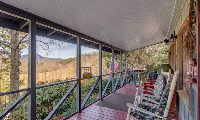 Otto Cottage | Quiet Secluded,Mountain view Cabin w/4 Private Falls & Trails!