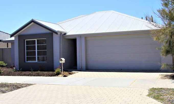 Butler House | Quinn's Beach Family Accommodation
