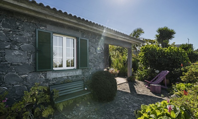 Santa Maria Maior Cottage | Quinta Devónia - Cedro,country house with sea view