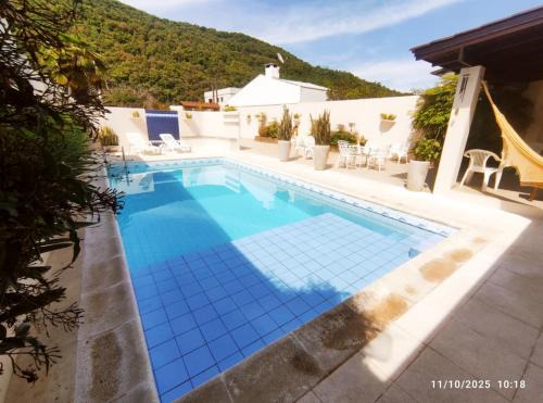 Centro House | Quiosque com piscina e churrasqueira!