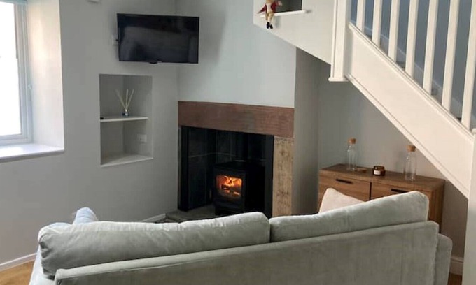 Dalston Apartment | Quirky little hideaway in the Dalston centre