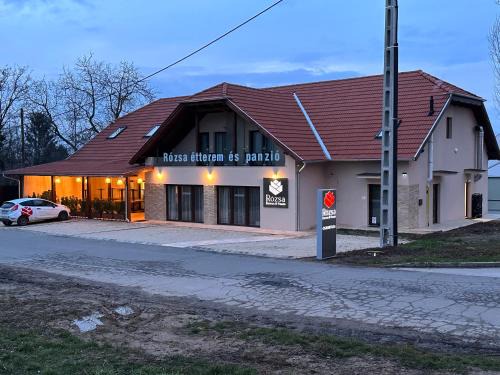Pecs Bed & Breakfast | Rózsa Étterem & Panzió