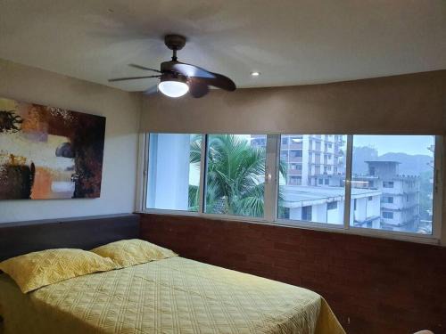 El Cangrejo Apartment | R.1114 Estudio ejecutivo privado, con cocina y baño.