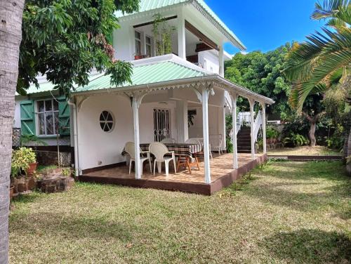 Pointe Aux Sables House | R GARDEN Pointe Aux Sables