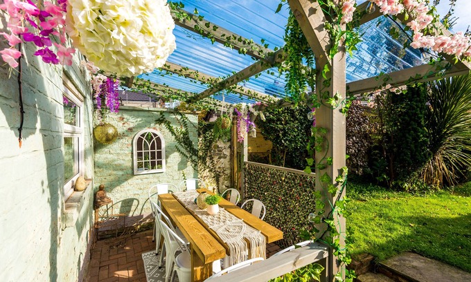 Eccles House | R&R Character Victorian 4-Bedroom Home
