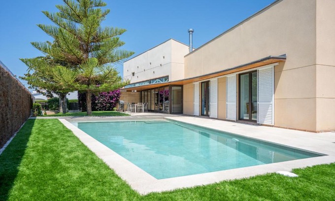 Roda de Bara Villa | R106 Deluxe villa in Roda de Bara
