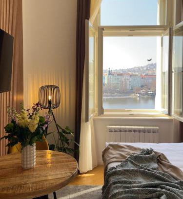 Nove Mesto Apartment | Rašínovo nábřeží - Riverside Residence