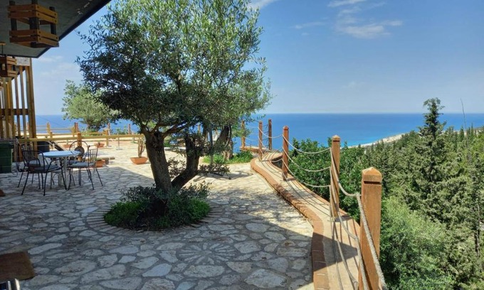 Dhermi Hotel | Rahoni Park & Suites