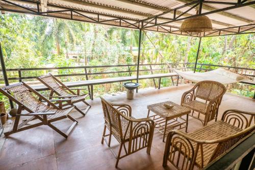 Morong House | RAINFOREST Nest Self-Service Home in Subic Bay - Monkeys, Bats, Roofdeck!