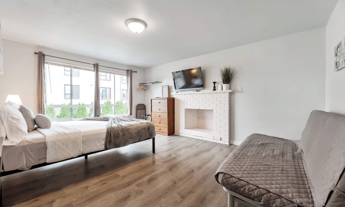 Brighton House | Rainier Guesthouse Private Rooms