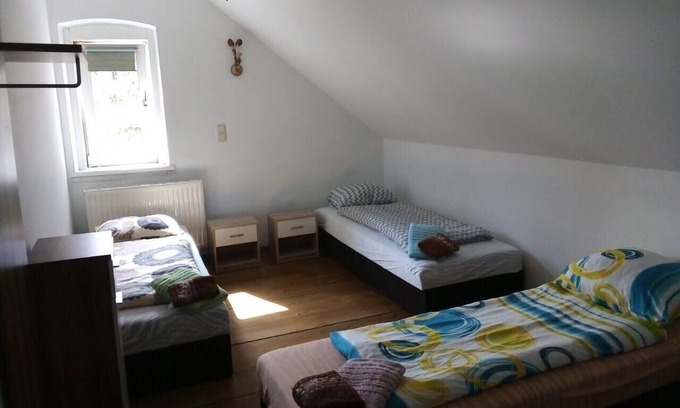 Pressbaum Apartment | Raisa Apartments PR7
