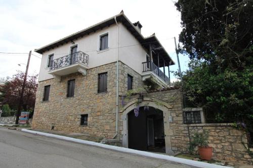 Polidrosos Apartment | Raise Polydrosos Traditional Getaway