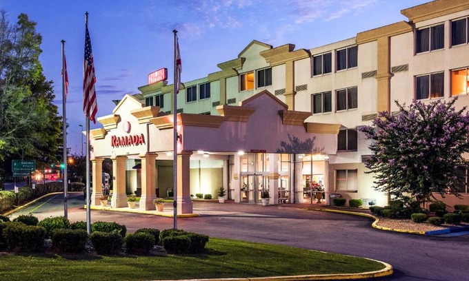 Crestline Heights Hotel | Ramada by Wyndham Birmingham Airport