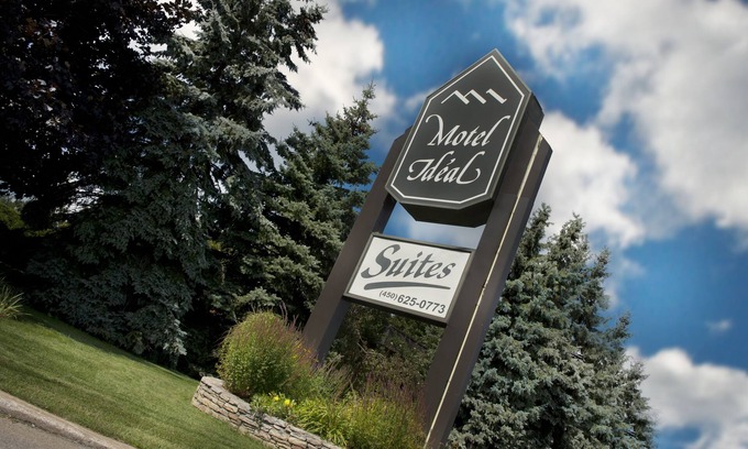 Laval Hotel | Ramada by Wyndham Laval