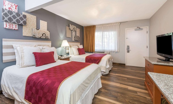 Midway-Pacific Highway Hotel | Ramada by Wyndham near SeaWorld / Mission Beach