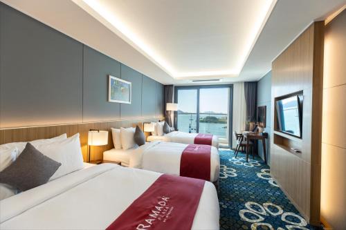 Dolsan-eup Hotel | Ramada Plaza by Wyndham Dolsan Yeosu