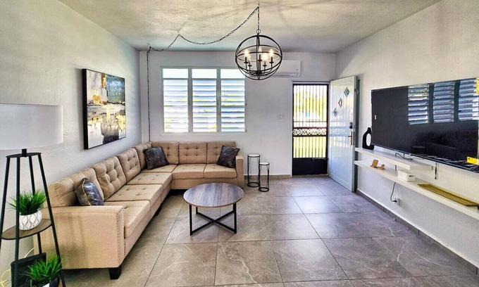 Maleza Baja House | Ramey Base: 2 Mins-Airport/Beach/Golf/King Bed