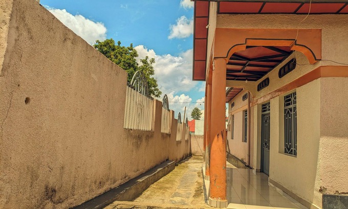 Ruhengeri Bed & Breakfast | Rand's House I Homestay