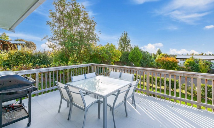 Motuoapa House | RANGIMOANA REST - MOTUOAPA HOLIDAY HOME, family friendly in Motuoapa