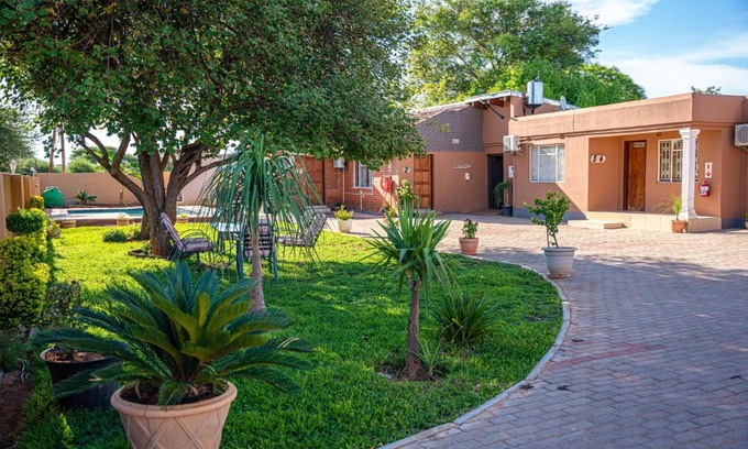 Molepolole Apartment | Ranks Guesthouse