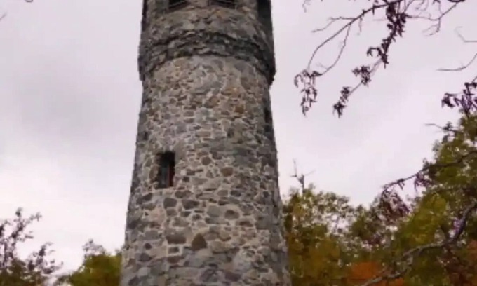 Pa Sang Apartment | Rapunzel's Tower with Swimming pool