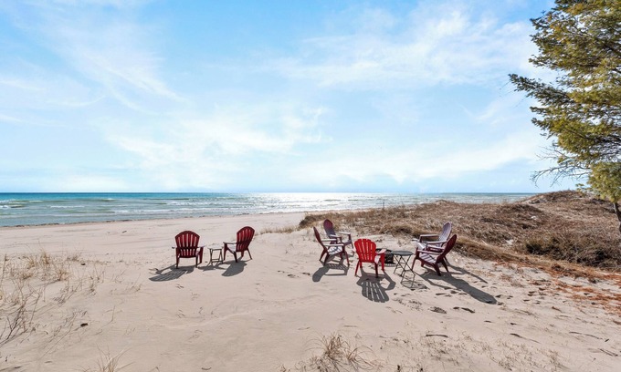 Oostburg Cabin | Rare Find! Huge Beach & Luxe Woodsy Cabin