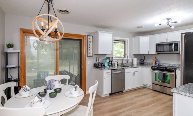 Englewood House | RARE FIND! Remodeled Ranch, near Airport