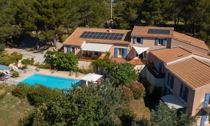 Le Barroux Apartment | "Rasteau", a nice gite for 2 in a superb environment