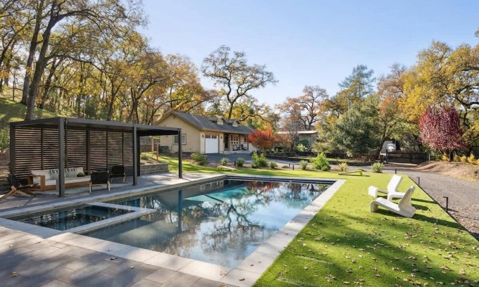 Glen Ellen House | Ravenwood Wine County Retreat w/Pool & Hot Tub!