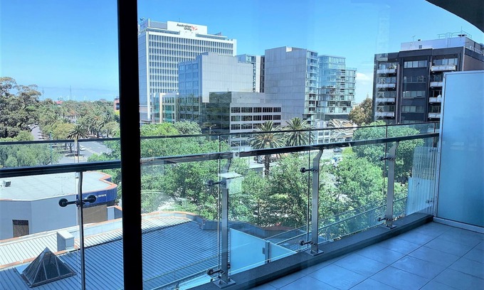Melbourne Apartment | ReadySet Apartments on Emerald