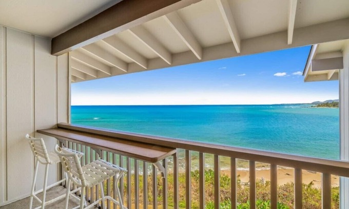 Wailua House Lots Condo | Recently Fully Renovated-Oceanfront, Top floor, Million Dollar View, Sleeps - 2