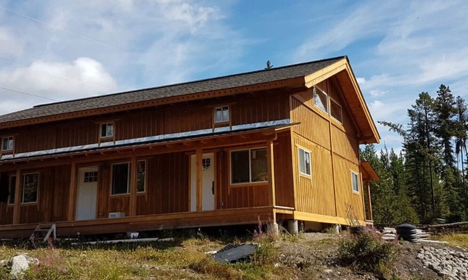 Anahim Lake House | Red Cariboo Resort – Lake View Apartment