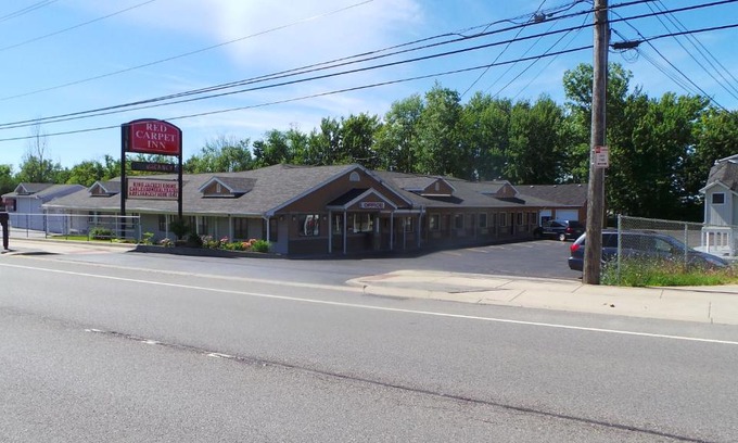Orchard Park Hotel | Red Carpet Inn Orchard Park