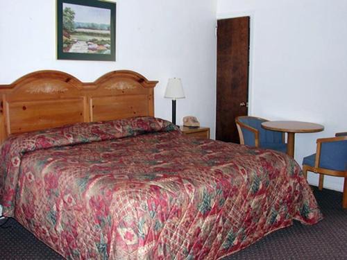 Morgantown Hotel | Red Carpet Inn & Suites Morgantown