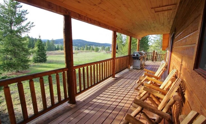Lazy Acres House | Red Cedar Cabin