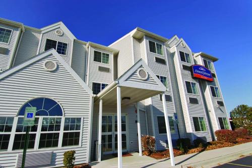 Elk Grove Village Hotel | Red Lion Inn & Suites Elk Grove Village
