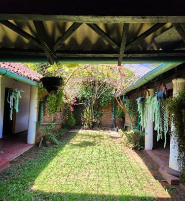 Badulla Bed & Breakfast | Red Lotus -Villa