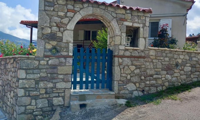 Plataniotissa House | Red Platanus