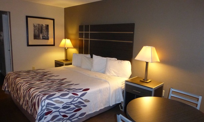 Kedron Hotel | Red Roof Inn Columbia, TN