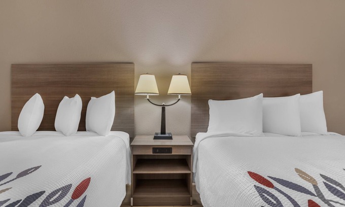 La Porte Hotel | Red Roof Inn La Porte