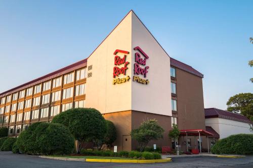 Woburn Hotel | Red Roof Inn PLUS+ Boston - Woburn/ Burlington