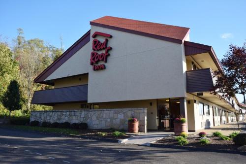 Barton Hotel | Red Roof Inn St Clairsville - Wheeling West