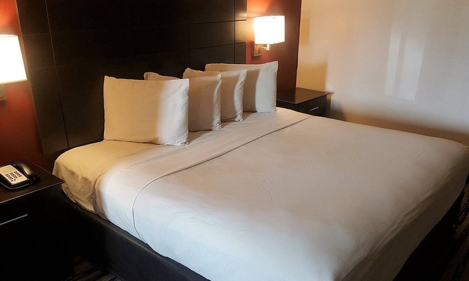 FM 1960 Hotel | Red Roof Inn & Suites Houston - Humble/IAH Airport