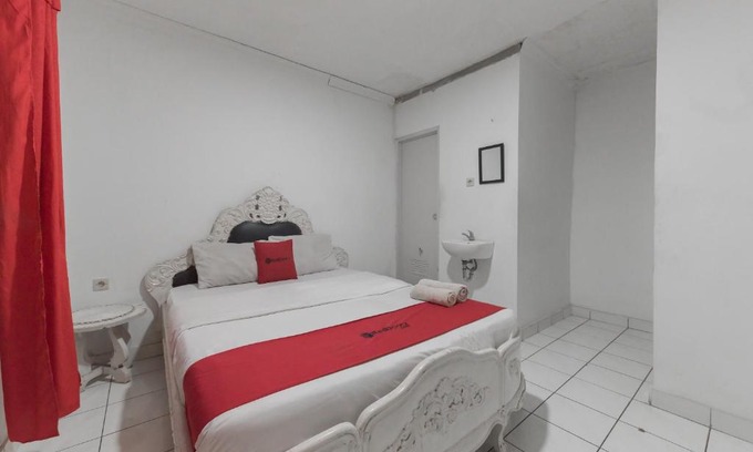 Cianjur Hotel | RedDoorz near Terminal Pasir Hayam Cianjur