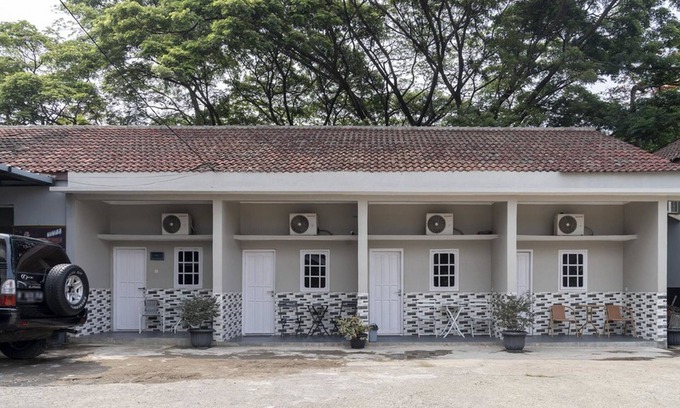 South Tambun Hotel | RedDoorz Plus near Tambun Station