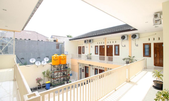 Sidoarjo House | RedDoorz Syariah @ Pahlawan Sidoarjo