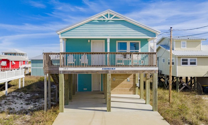 Saint Elmo House | Reduced Rate! Keep it Simple *Private Pool, Pet-Friendly, Beach Access*