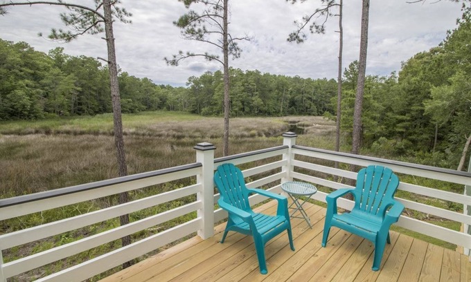 Minnesott Beach Cottage | Reelin In The Years is the Perfect blend of rustic charm and modern amenities!