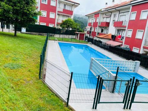 Gibaja Apartment | Reformado con Piscina y Jardín